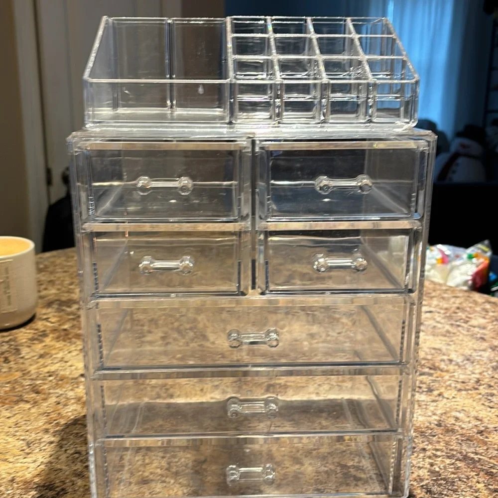 Plastic organizer